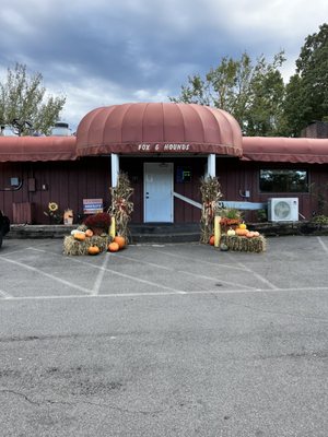 Fox & Hounds by null