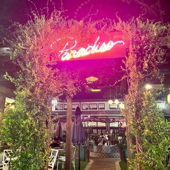 Paradiso - Entrance to the courtyard - Bars Near Me - Dallas, Texas