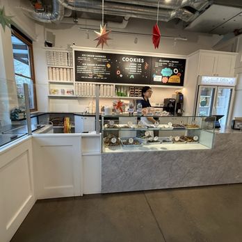 Hello Robin - Interior - Bakeries Near Me - Seattle, Washington Hello Robin - Interior - Bakeries Near Me - Seattle, Washington