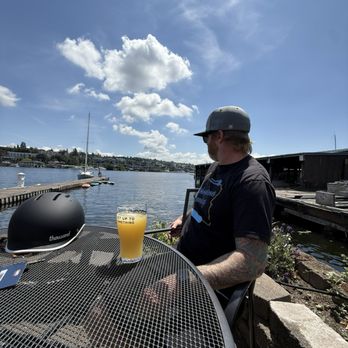 Gasworks Brewing - BREW WITH A VIEW!! - Brewpubs Near Me - Seattle, Washington