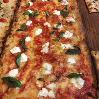 Numero 28 Pizzeria - Delicious margarita pizza! - Pizza Near Me - Brooklyn, New York