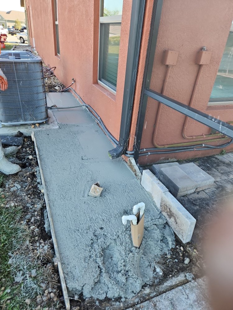 Slide of CM Roofing Florida