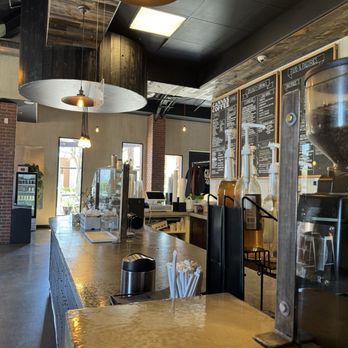 Canvas Coffee - Coffee & Tea Near Me - Corona, California