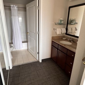 Residence Inn Marriott - Hotels Near Me - Holtsville, New York