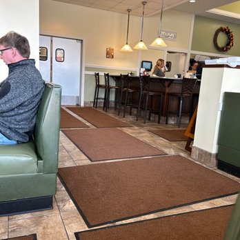 Binghams - Dining area - Seafood Near Me - Kingsley, Pennsylvania Binghams - Dining area - Seafood Near Me - Kingsley, Pennsylvania