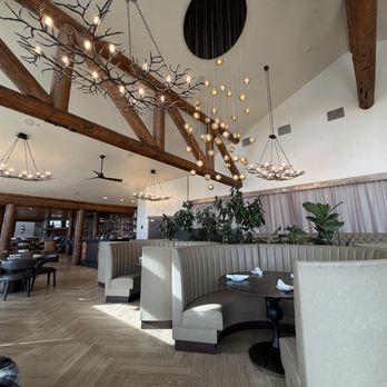 Ember Restaurant and Bar - Ember indoor seating - Cocktail Bars Near Me - Estes Park, Colorado