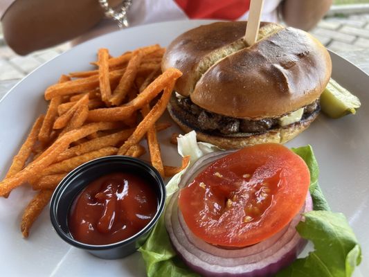 Lola's Bistro by null