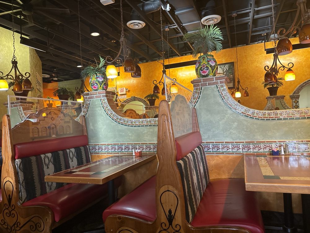 El Mariachi Loco Restaurant