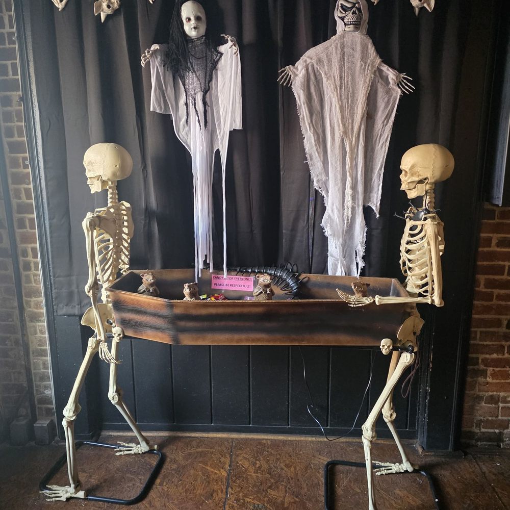 Eat Crow - Bars Near Me - St. Louis, Missouri