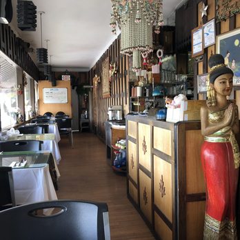 Sawooei Thai Cuisine - Interior - Thai Near Me - El Cerrito, California Sawooei Thai Cuisine - Interior - Thai Near Me - El Cerrito, California