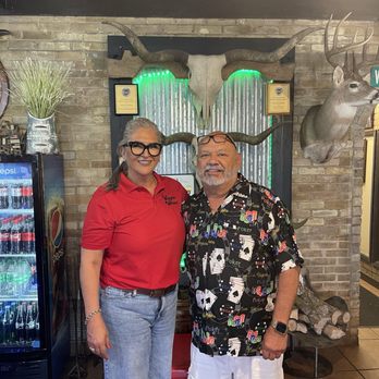 The Wagon Wheel BBQ - Julio's 4'th of July birthday lunch - Barbeque Near Me - Eagle Pass, Texas