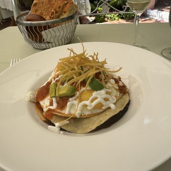Polo Lounge - Huevos rancheros - New American Near Me - Beverly Hills, California Polo Lounge - Huevos rancheros - New American Near Me - Beverly Hills, California