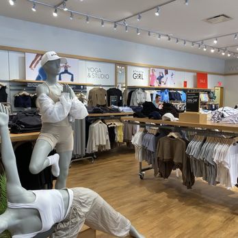 What Time Does Athleta Close: Find Store Hours Today