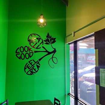 Curbin' Cuisine - Colorful Place - American Near Me - Ankeny, Iowa