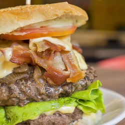 Apres Burger Bistro