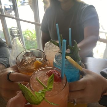 The Hampton Social - Orlando - Drinks - Seafood Near Me - Orlando, Florida