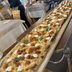 Pizza A Metro - Meatball pizza IG: @whatschriseating
