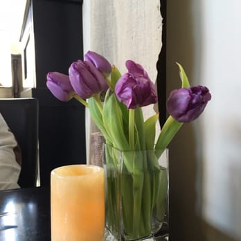 Rustik - Fresh flowers on the tables :) Nice touch - Wine Bars Near Me - Orangeville, Ontario