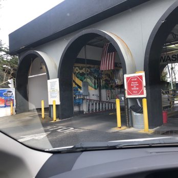 Oil Changers - Oil change and car wash  the service is great and they offer 5 dlls discount if you check on yelp - Oil Change Stations Near Me - Pacifica, California