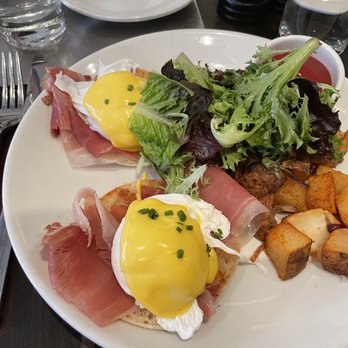 Cafeteria - Eggs Benedict - New American Near Me - New York, New York