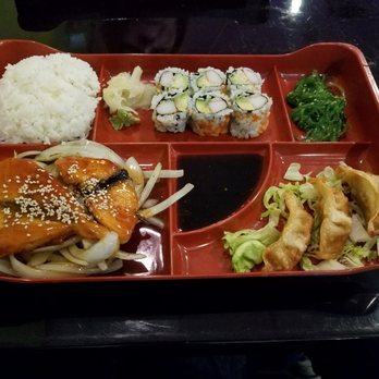 Wen Ming House - Salmon Bento box, california roll, seaweed salad, gyoza, white rice - Chinese Near Me - Ellington, Connecticut Wen Ming House - Salmon Bento box, california roll, seaweed salad, gyoza, white rice - Chinese Near Me - Ellington, Connecticut
