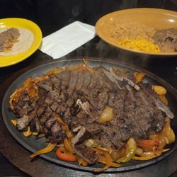 Pelines Tequila & Mezcal - Fajitas for 2 platter