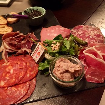 Villa Da Vinci - L'assiette de charcuterie à partager - Italian Near Me - Balma, 31 Villa Da Vinci - L'assiette de charcuterie à partager - Italian Near Me - Balma, 31