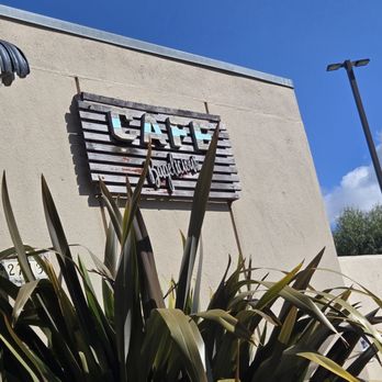 Bagelicious Café - Outside - Bagels Near Me - Ventura, California