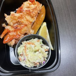 Lost Sailor Fish & Gourmet - Lobster roll w/coleslaw