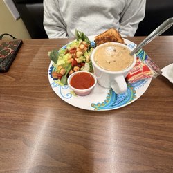 Ginger's Cafe - Sandwich, salad & hamburger pickle soup