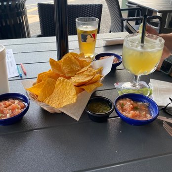 El Mariachi - Chips and Salsa with Happy Hour Margarita - Mexican Near Me - Coral Springs, Florida