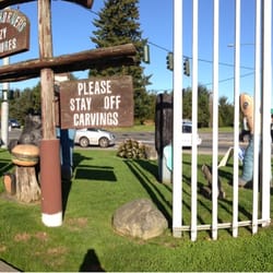 Kountry Korner Grocery & Deli - The Korner carvings