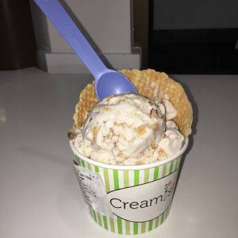 Creamistry - Coconut base, Cinnamon Toast Crunch, Heath Candy....I'll stick with premium - Ice Cream & Frozen Yogurt Near Me - Dallas, Texas