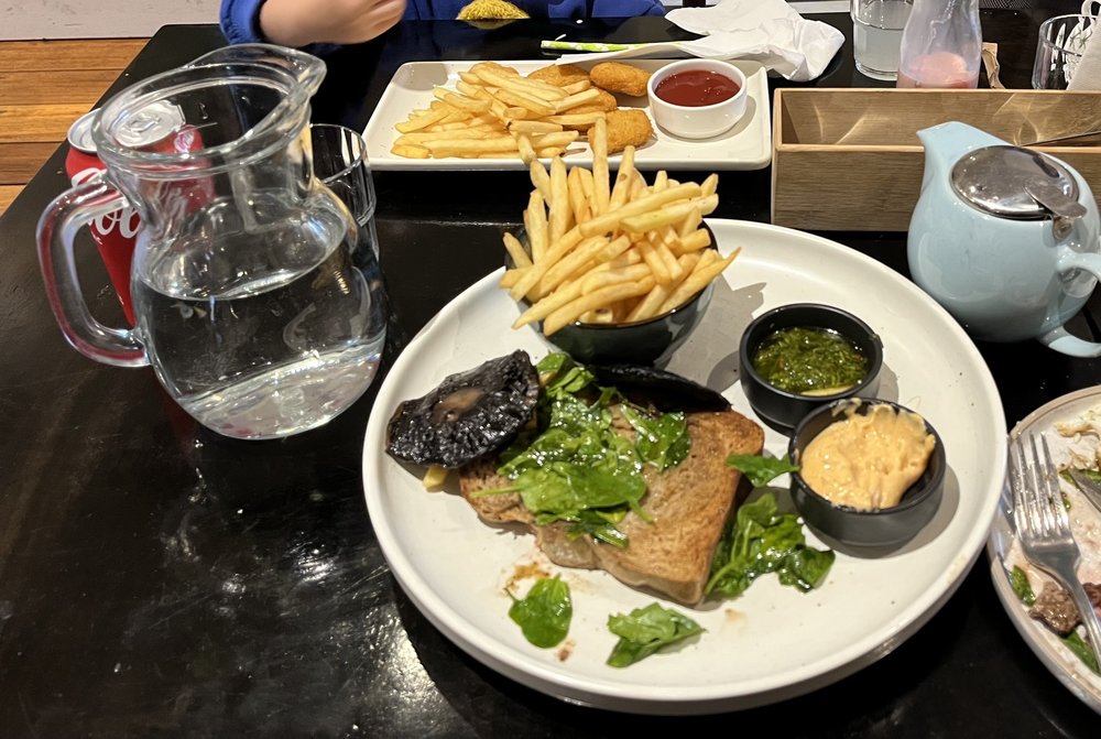 THE DUCHESS CAFE 231 Sandy Bay Rd, Sandy Bay Tasmania, Australia