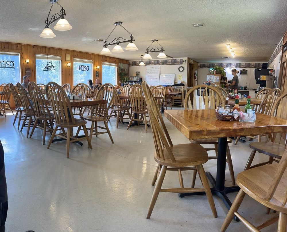 Rose Lake Restaurant Logo