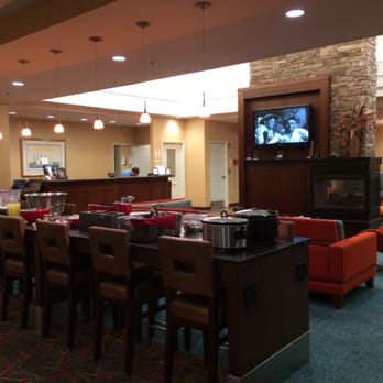 Residence Inn Waynesboro - Complimentary dinner - everybody is it the opposite side of the ro wolfing it down - Hotels Near Me - Waynesboro, Virginia