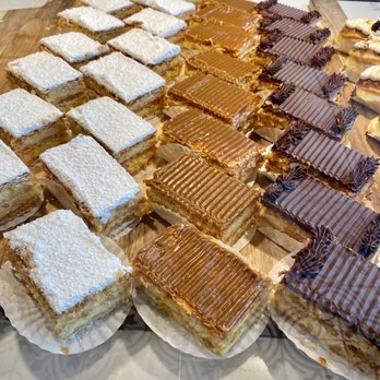 Party Cake Bakery - 02.20.23 mini cake slices - Bakeries Near Me - Miami, Florida Party Cake Bakery - 02.20.23 mini cake slices - Bakeries Near Me - Miami, Florida