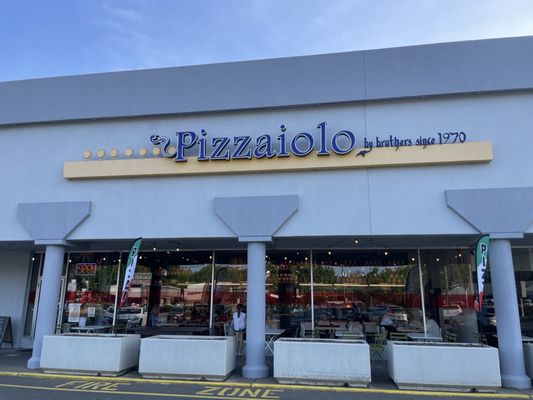 Pizzaiolo by Brothers by null