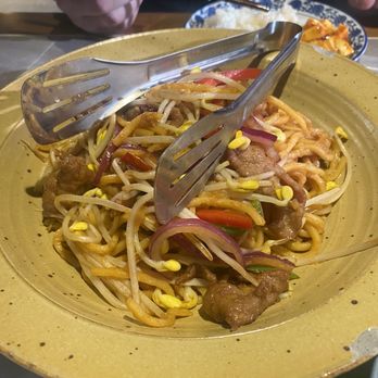Mountain House - Stir fried noodles - very good! - Szechuan Near Me - Boston, Massachusetts Mountain House - Stir fried noodles - very good! - Szechuan Near Me - Boston, Massachusetts