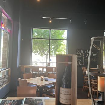 The Hidden Bin - Wine Tasting Room Near Me - Mooresville, North Carolina