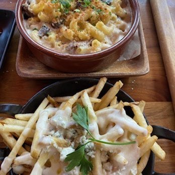 Saint & Second - Mac 'n' shrooms & truffle thin fries - New American Near Me - Long Beach, California