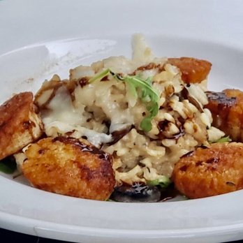 Chesapeake Tavern - Scallops and Mushroom Risotto Fresh sea scallops over wild mushroom risotto with a truffled balsamic glaze, shaved grana padana & arugula - Seafood Near Me - Long Valley, New Jersey