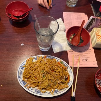 Sushi Sake - Noodles with chicken - Japanese Near Me - Saint Louis, Missouri