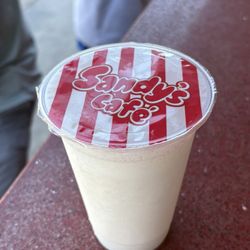 Sandy's Cafe - Pineapple smoothie