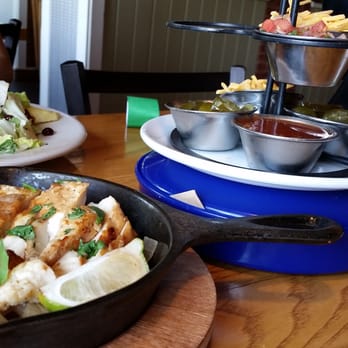 Chili's - Grilled chicken fajita (part of lunch combo), Caribbean salad - Bars Near Me - Fairless Hills, Pennsylvania