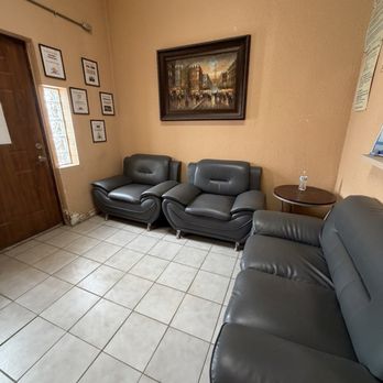 Performance Auto Center - Office waiting area - Auto Repair Near Me - Milwaukee, Wisconsin Performance Auto Center - Office waiting area - Auto Repair Near Me - Milwaukee, Wisconsin
