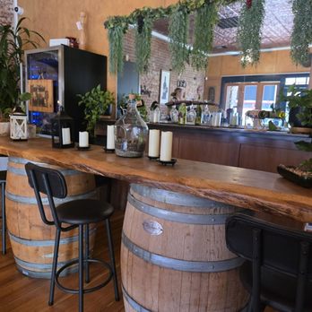 Saluti’s - Inside of restraunt rustic & pretty. - Italian Near Me - Jackson, California Saluti’s - Inside of restraunt rustic & pretty. - Italian Near Me - Jackson, California