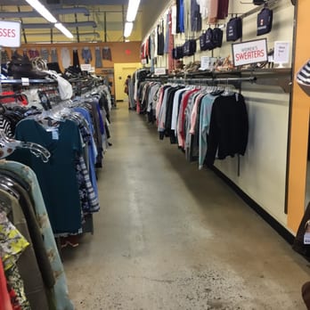 Crossroads Trading - Very organized. Love that it's all organized by sizes and colors - Women's Clothing Near Me - Irvine, California Crossroads Trading - Very organized. Love that it's all organized by sizes and colors - Women's Clothing Near Me - Irvine, California