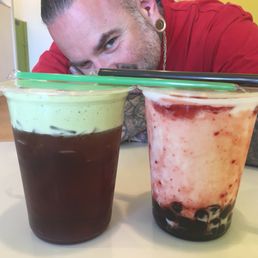 Osmanthus Oolong Tea w green tea cream y Strawberry marble w boberps