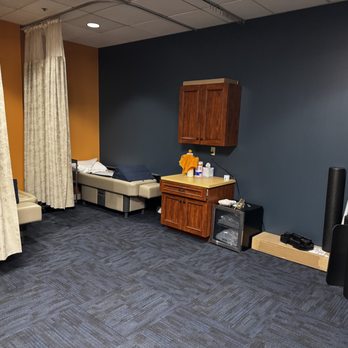 Smith Chiropractic Group - Physiotherapy room - Chiropractors Near Me - Pasadena, California Smith Chiropractic Group - Physiotherapy room - Chiropractors Near Me - Pasadena, California